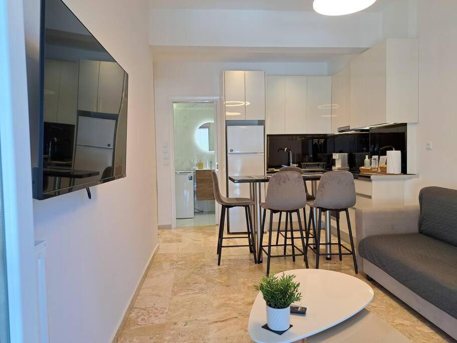 Luxury Apartment *